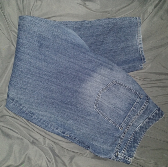 Torrid Denim Medium Wash Straight Leg Jeans EUC - Picture 5 of 5